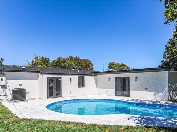 6590 NW 22nd St, Sunrise, FL 33313