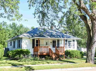 1104 Lawrence St, New London, WI 54961