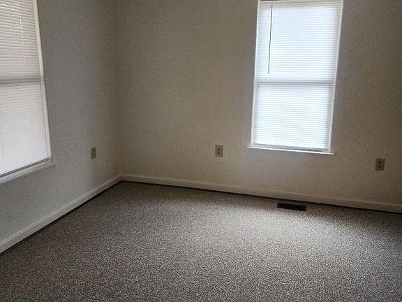 2nd image of 220 N 7th St