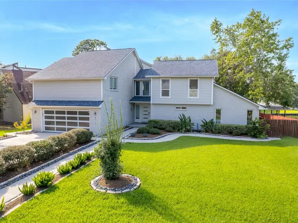 8311 Amber Cove Dr, Humble, TX 77346