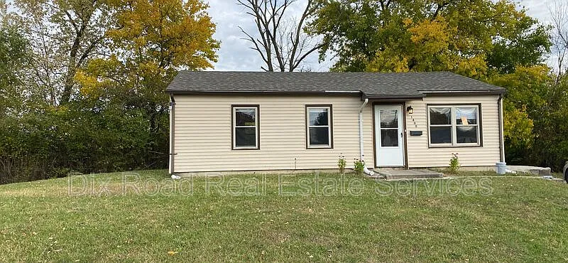 1400 Hagerman Dr photo 1