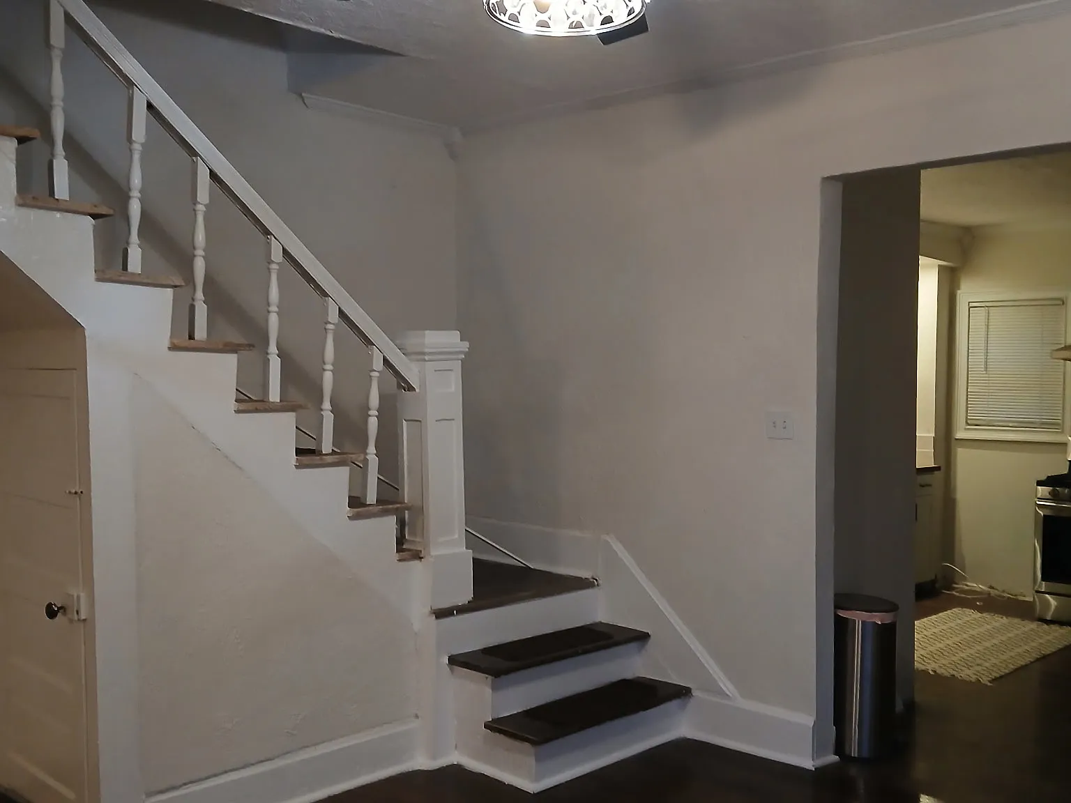 611-613 Woodvale Ave — Photo 4