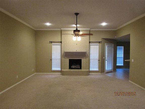 3rd image of 1920 N Collegiate Dr