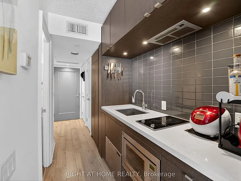 155 Yorkville Ave #2512 — Photo 16