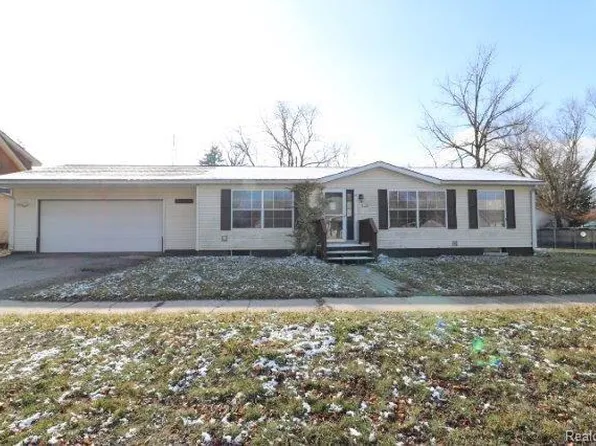 1486 Ready Ave, Burton, MI 48529
