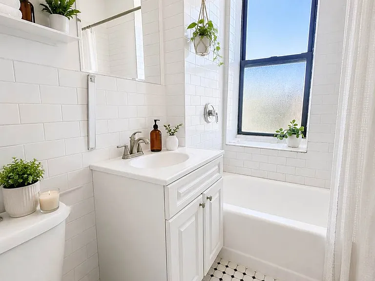 674 47th St #4C — Photo 9
