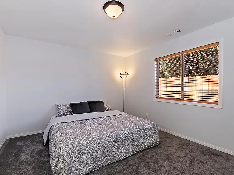 344 Montclair Dr — Photo 7