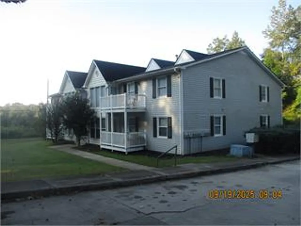 Building Photo 3
