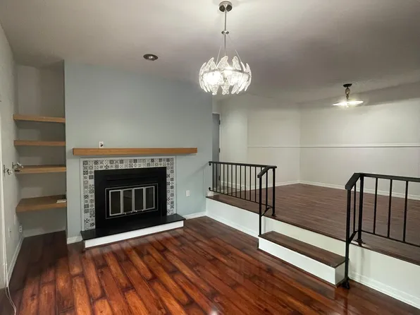 1205 Kenzie Dr, Pittsburgh, PA 15205