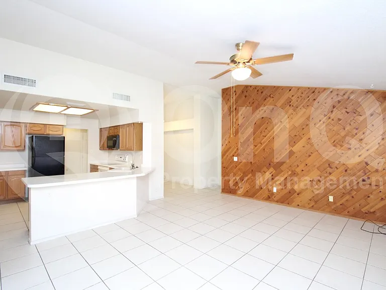 1560 W Kent Dr — Photo 7