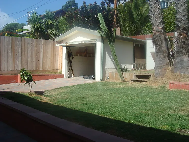 2220 Rosecrans St — Photo 37