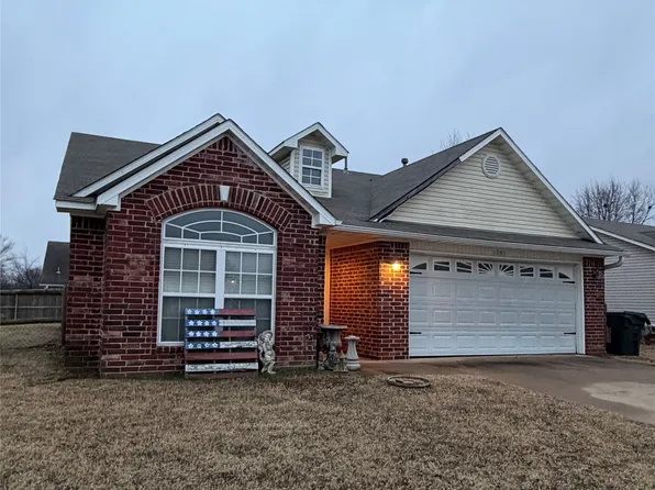 1001 W 22nd St, Claremore, OK 74017