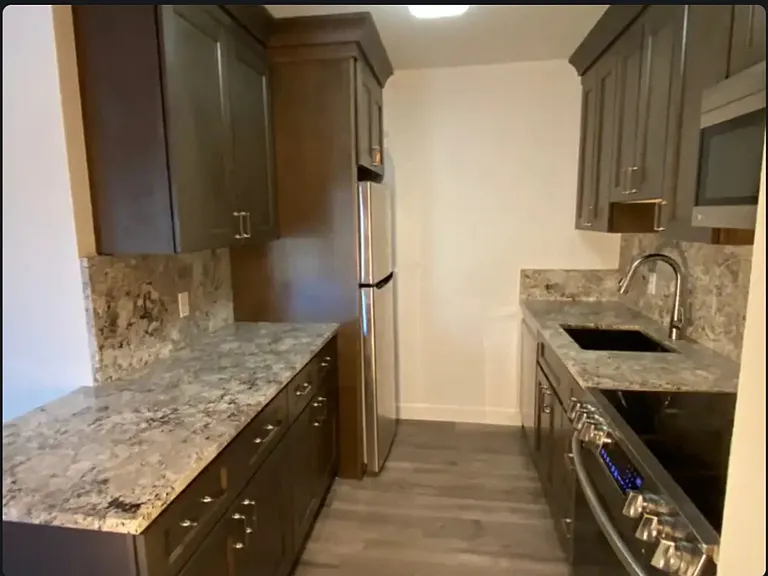 2225 S Jasmine St #302 — Photo 6