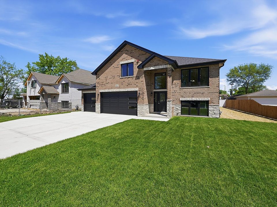 1st image of 8011 S Oconto Ave