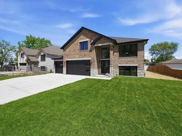 8011 S Oconto Ave, Bridgeview, IL 60455