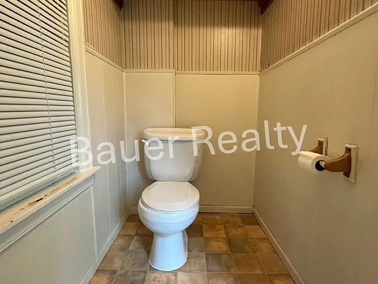 912 Grove Ave — Photo 8