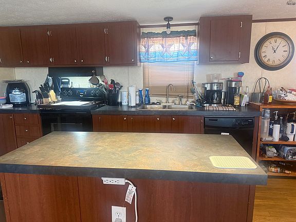3rd image of 1020 Yucca St