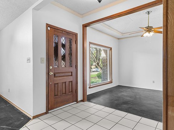 5th image of 2315 Stone Glen Ln