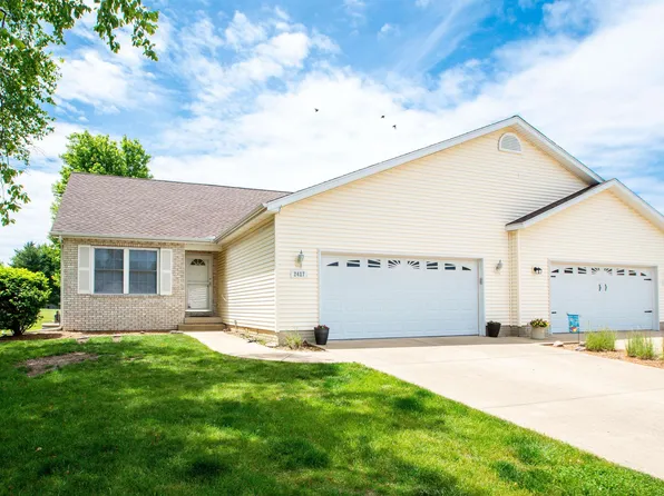 2417 Mount Vernon Ct, Pekin, IL 61554