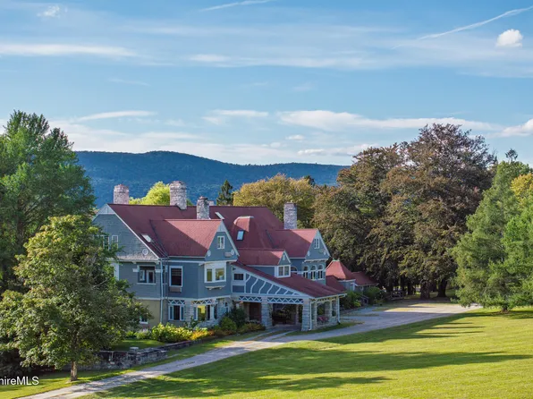 11 Prospect Hill Rd #F, Stockbridge, MA 01262