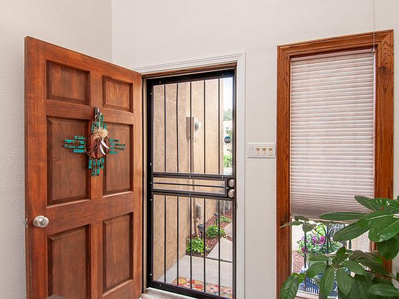 3rd image of 6820 Los Trechos Ct NE