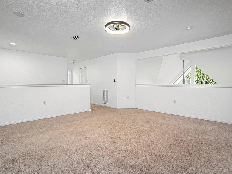 211 Hunt Rd #211 — Photo 19