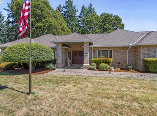 4301 NE Crestview Dr, Newberg, OR 97132