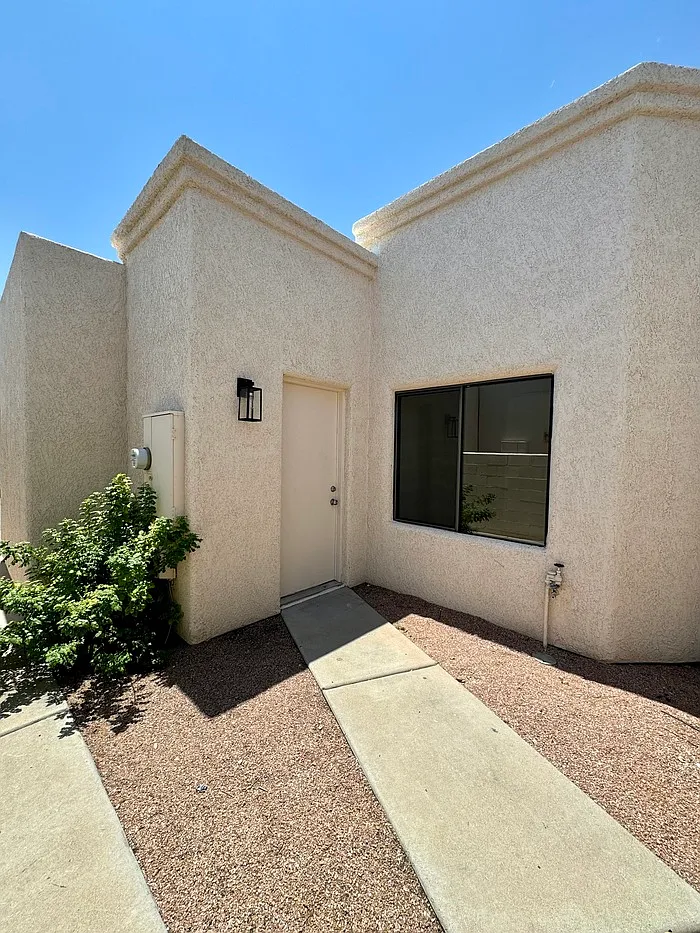 3 bed, 2.0 bath, 1310 sqft, $1,700 — Photo 4
