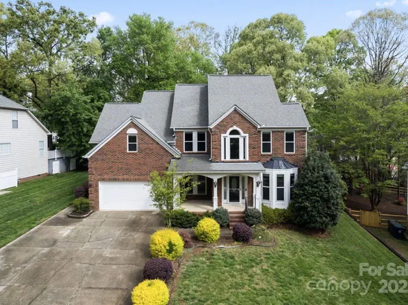 9009 Tayside Ct, Huntersville, NC 28078