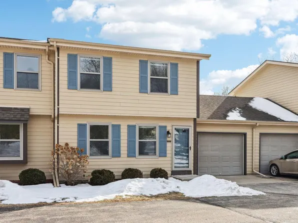 402 Highland DRIVE #B, Wales, WI 53183