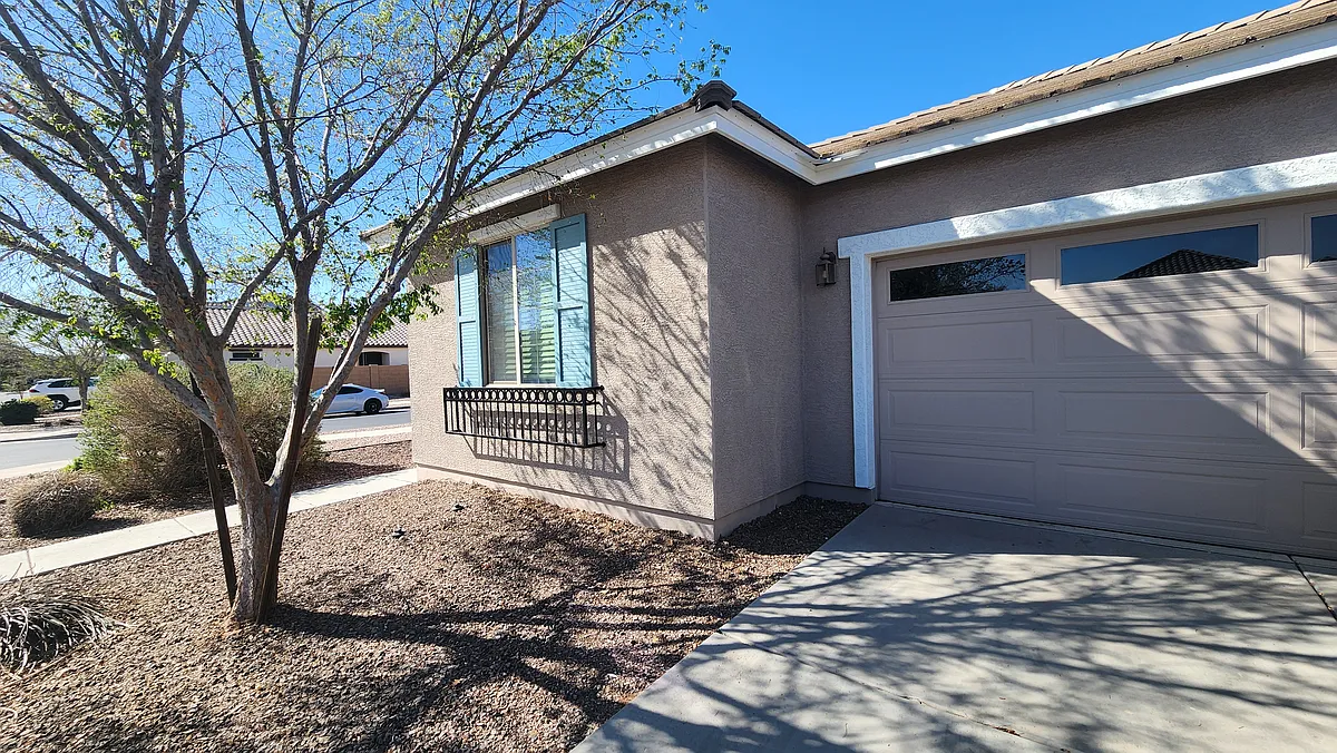 easy care landscaping - 21070 E Pecan Ln