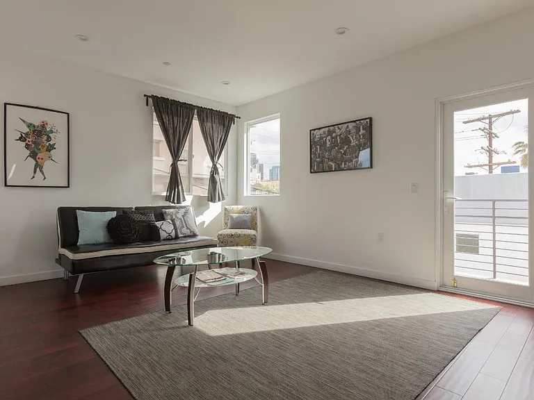 307 N Douglas St #307 — Photo 5