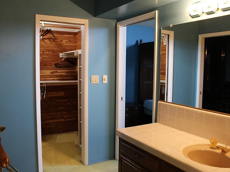 4301 Flintridge Dr — Photo 30