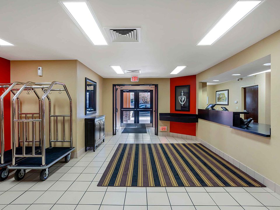 Lobby and Guest Check-in