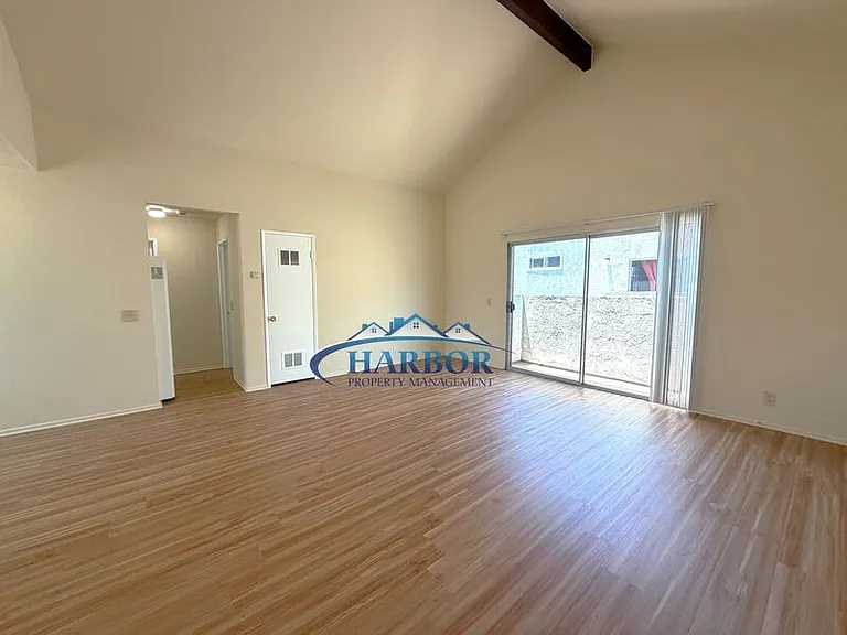 4567 W 159th St #11 — Photo 3