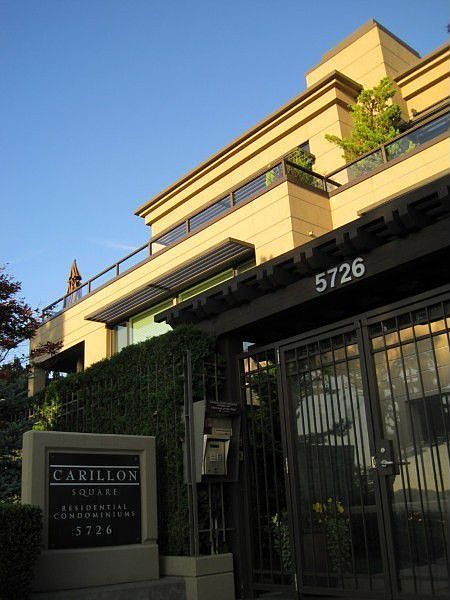 The penthouse masterpiece. An extraordinary artistic living style in a boutique condominium.