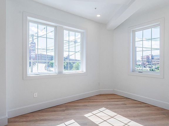 5th image of 8 Water St #205