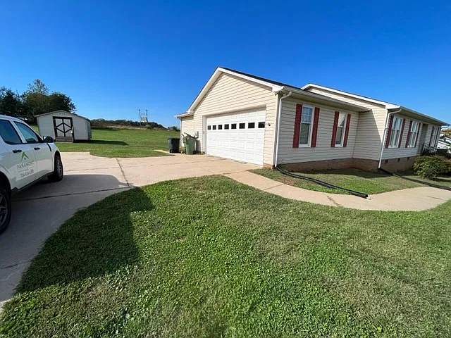 3 bed, 1853 sqft, $2,100 — Photo 3