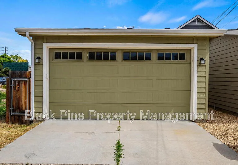 909 N 31st St — Photo 35