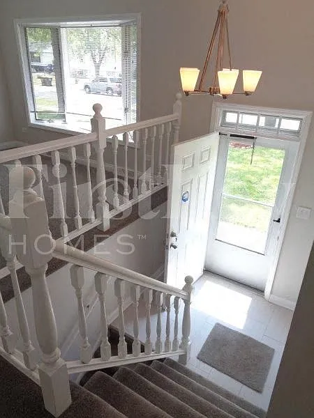 4 bed, 2.0 bath, 1528 sqft, $2,670 — Photo 3
