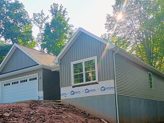 3rd image of 105 Wollups Hill Rd