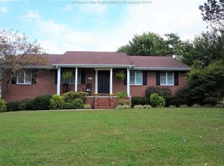 1017 Mount Vernon Rd, Hurricane, WV 25526