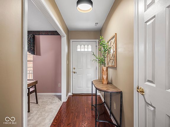 3rd image of 11842 Halle Dr