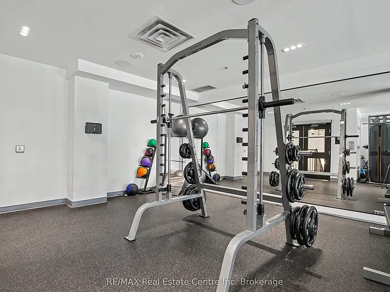 15 Wellington St S #2214 — Photo 26