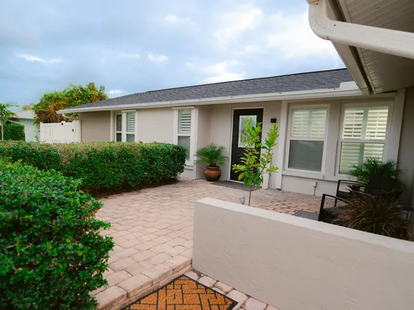 2392 Clipper Way, Naples, FL 34104