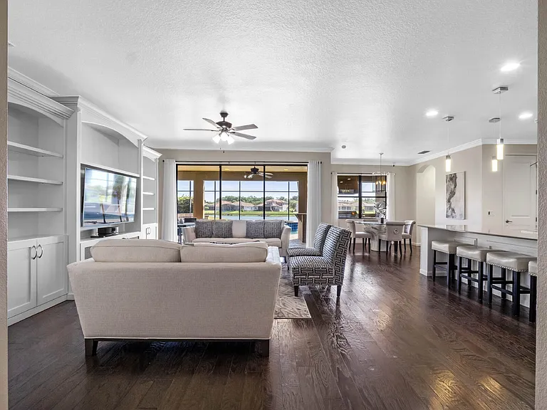 3807 Shoreside Dr — Photo 9