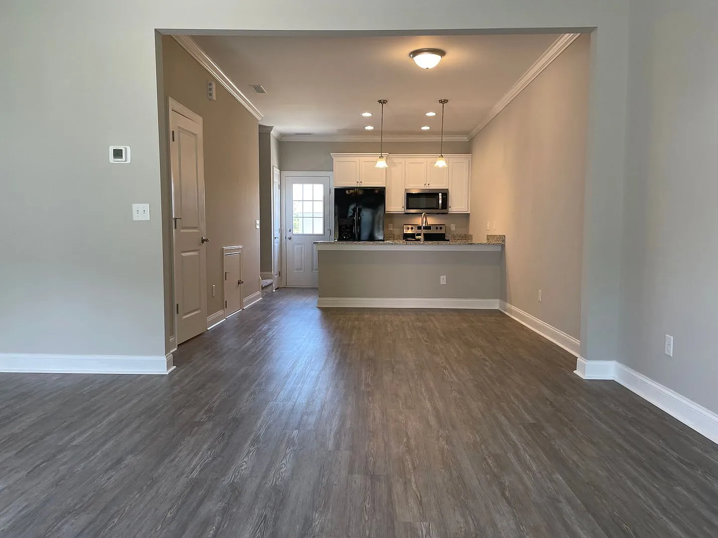 3BR Townhome in Hickory — Photo 2