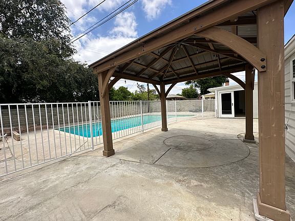 3rd image of 8509 Ranchito Ave