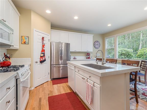 4th image of 15109 25th Ave W #14