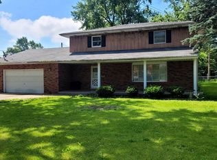 222 E Apple Orchard Rd, Southern View, IL 62703